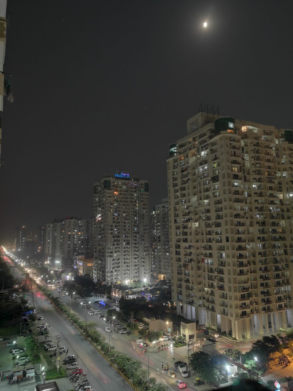 Noida · image via Wikimedia Commons