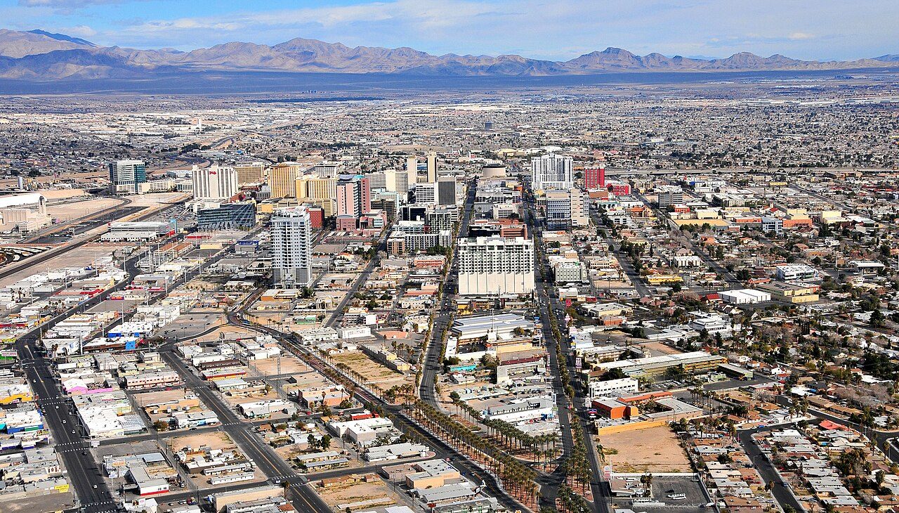 Las Vegas · image via Wikimedia Commons